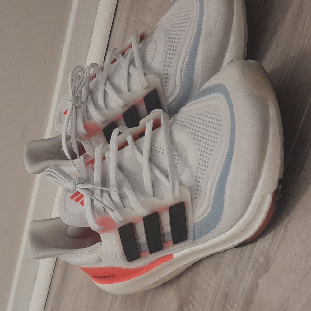 Adidas ultraboost light